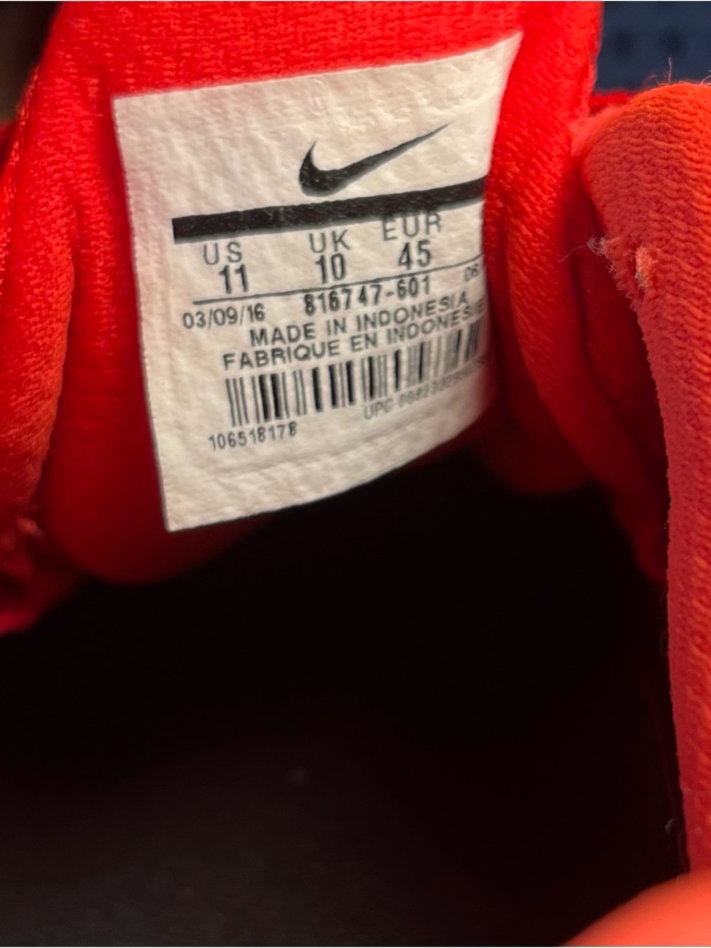🚫SOLD🚫 Nike Men’s Bright Red Athletic Running Shoes with Black Swoosh - Picture 8 of 9